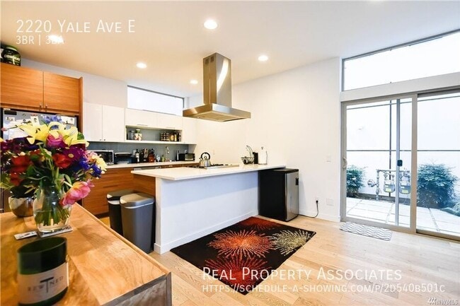 Photo - 2220 Yale Ave. E.