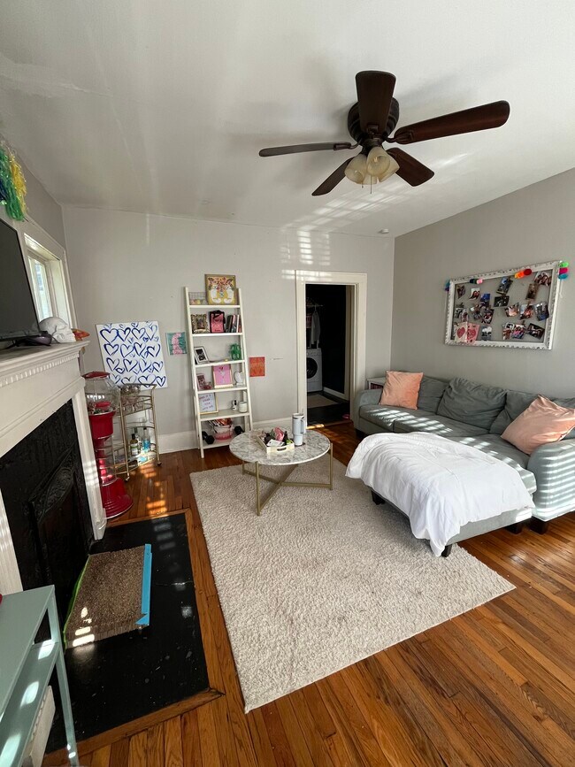 Photo - 200 Elizabeth St Unit 202 Elizabeth St