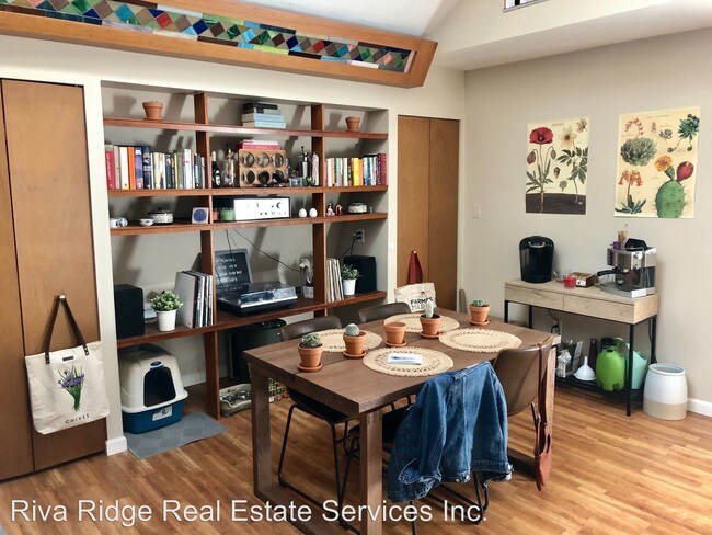 Photo - 317 Sweetbriar St