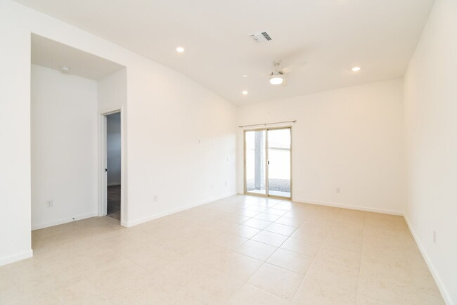 Photo - 10302 W Sumullen St