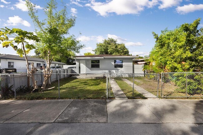 Photo - 2009 NW 32nd St Unit 2009