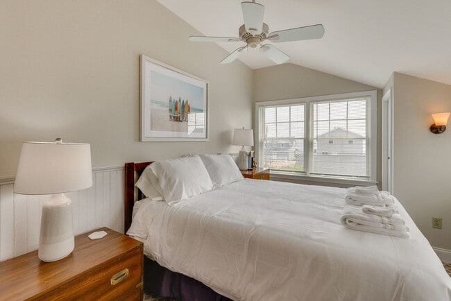 47 Cosey Beach Ave Unit SI ID1626433P