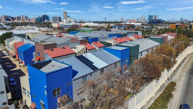 Photo - 6935 Yellowstone Way Dr