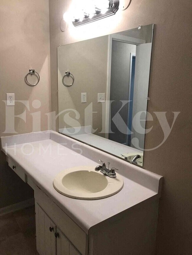 Photo - 2662 Beaver Creek Crossing