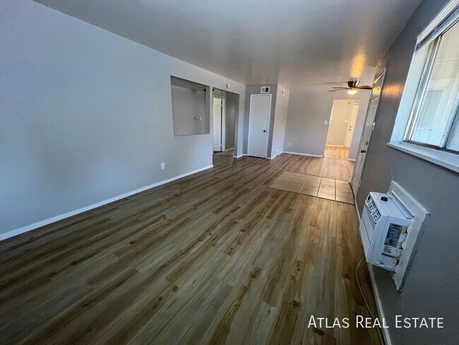 Photo - 2707 N Chestnut St Unit 4