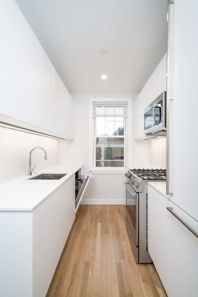 Photo - 22 Forest St