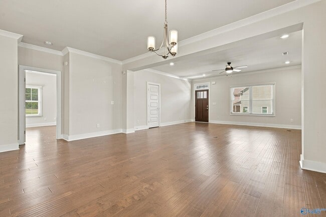 151 Bridgestone Dr NE