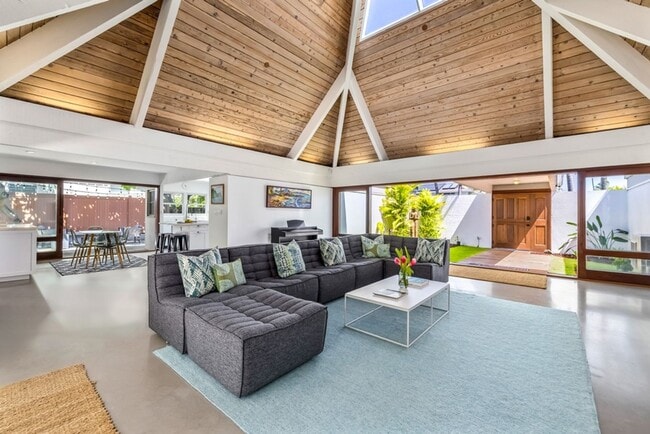 Building Photo - 165 Kailuana Loop