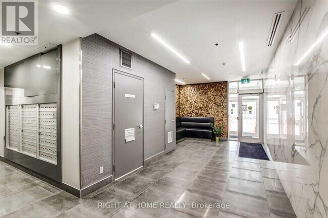 Photo - 38 Niagara St Unit 304