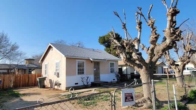 Photo - 805 Apple St