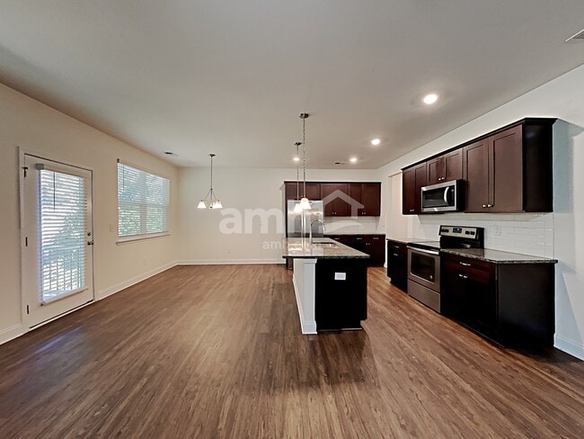 Photo - 136 Cobblestone Dr