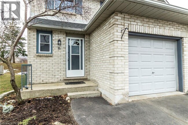 Photo - 2 Royalwood Ct