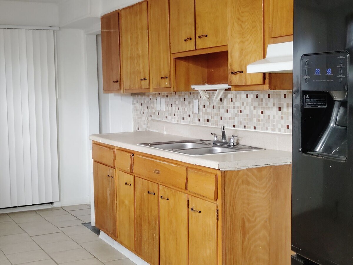 New Listing! 4-5 Bedroom house for rent in Cahokia! - New Listing! 4-5 Bedroom house for rent in Cahokia!