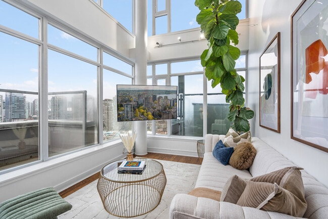 Building Photo - 1133 Homer St