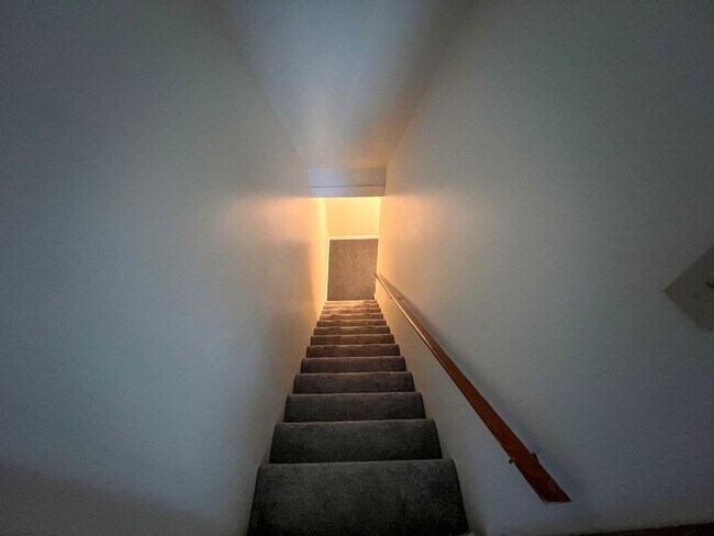 Photo - 325 Wrexham Ln Unit 101