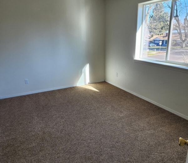 331 Clay St W