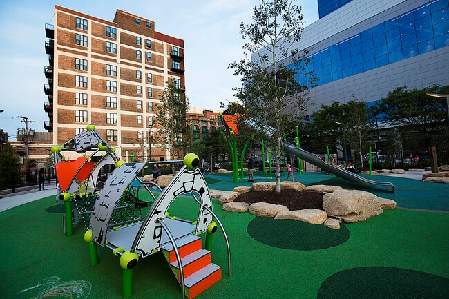 Photo - 320 E 21st St Unidad 614