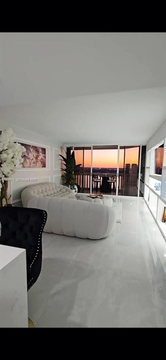 Photo - 1000 W Island Blvd Unidad 2312