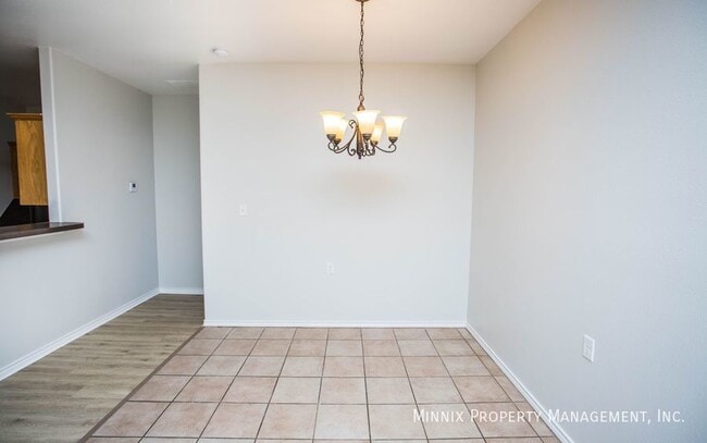 Photo - 2214 100th St