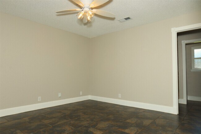 Photo - 54 Staghorn Ct