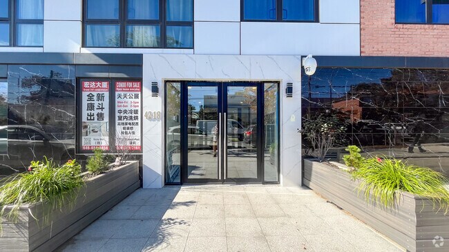 Entrance Photo - Grand 147