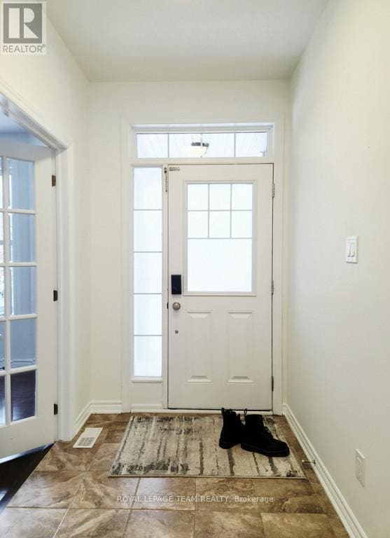 Photo - 113 Lily Pond St