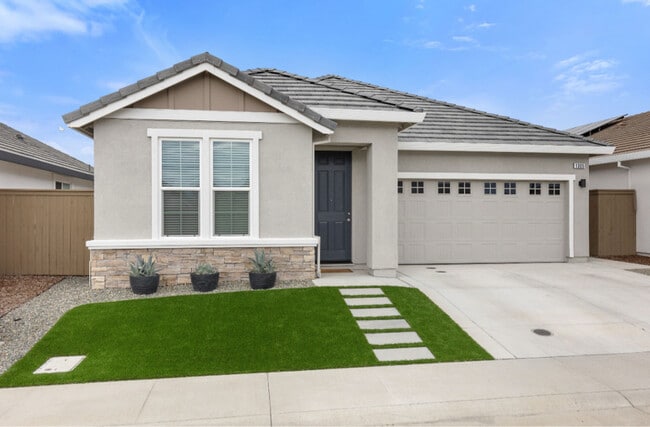 Photo - 1305 Swallowtail Dr House