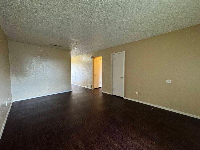 Photo - 1902 Cedarhill Dr Unit Apt D