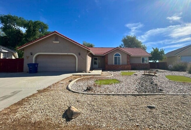 Building Photo - 1227 Green Valley Dr