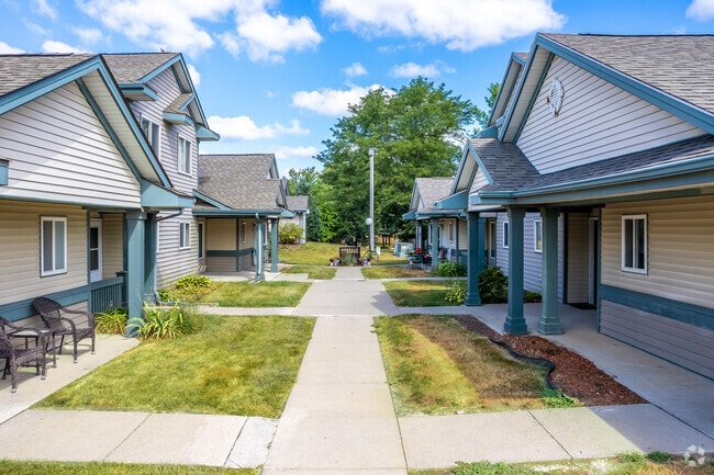 PINEWOOD VILLAGE TOWNHOMES