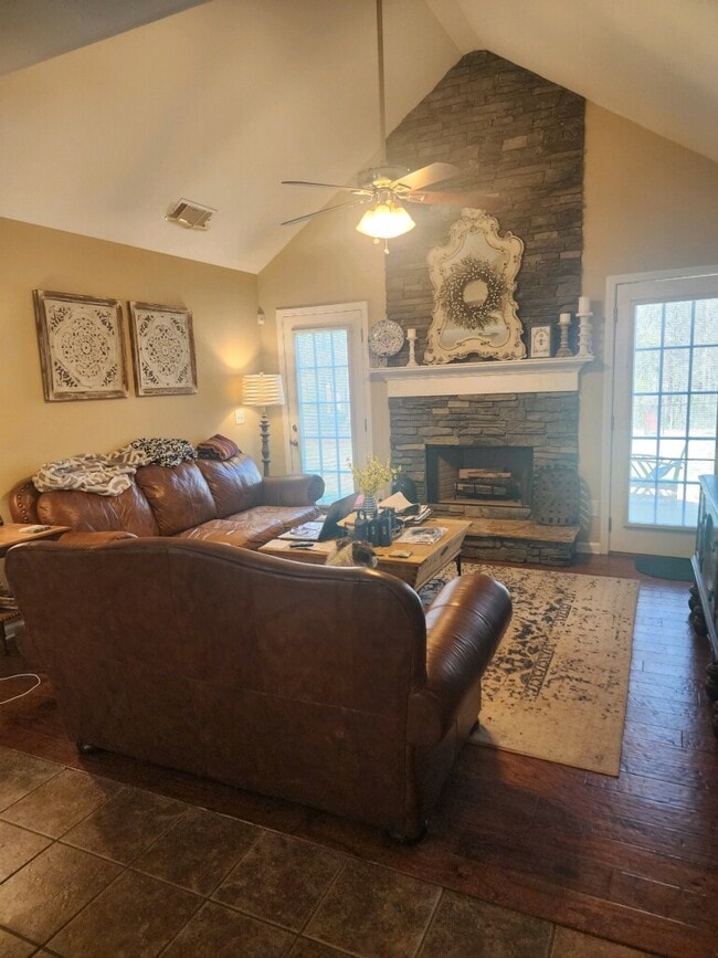 Photo - 1407 Princeton Dr