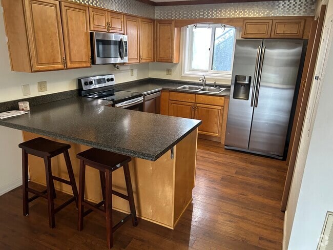 Building Photo - 221 Woodland Rd Unit 204 Rental