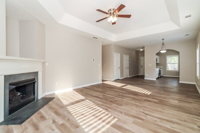 Photo - 18 Westin Way