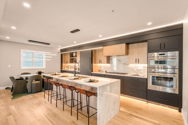 Photo - 71 Greenough St Unit 2