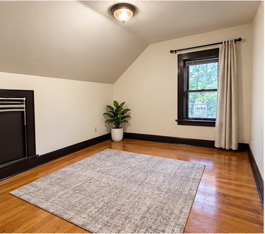 3548 N 15th St Unit LARGE 3/1 LOWER UPPER