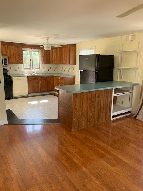 Photo - 69 Dorr Ave Unidad 2