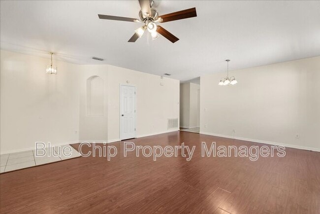 Photo - 115 Sahalli Ct