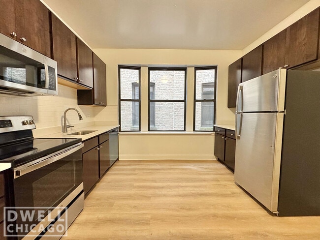 Building Photo - 2323 N Kedzie Blvd Unit 1