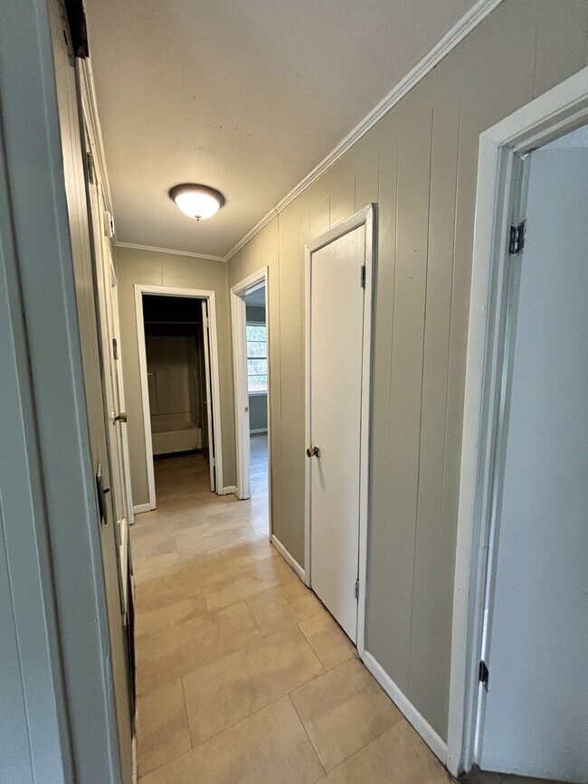 Photo - 850 Fernwood St