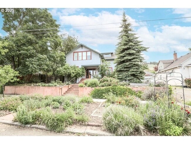 Photo - Gorgeous Upscale 4 bed 2 bath