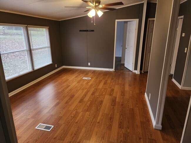 Photo - 131 Persinger St