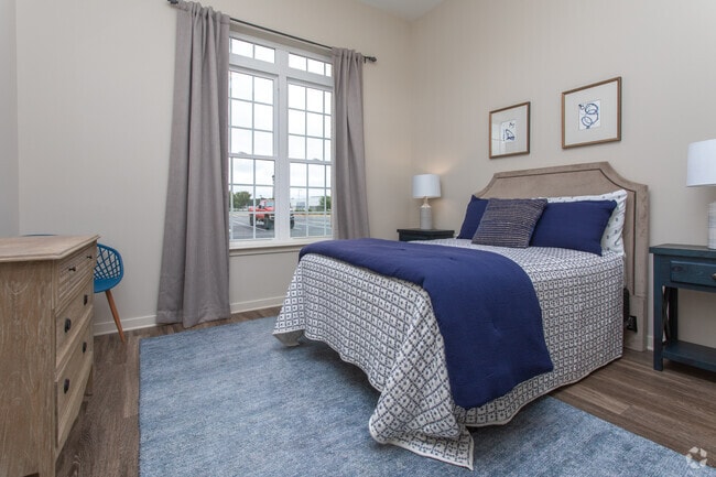 2BR, 2BA - 1215SF