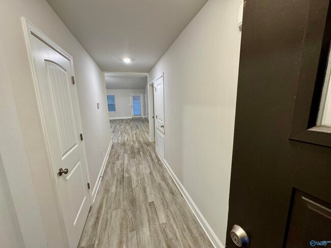 Photo - 108 Bingham Wy