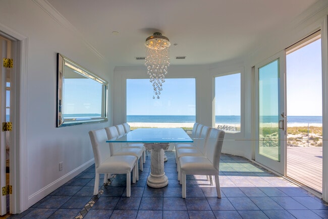 Photo - 687 Dune Rd