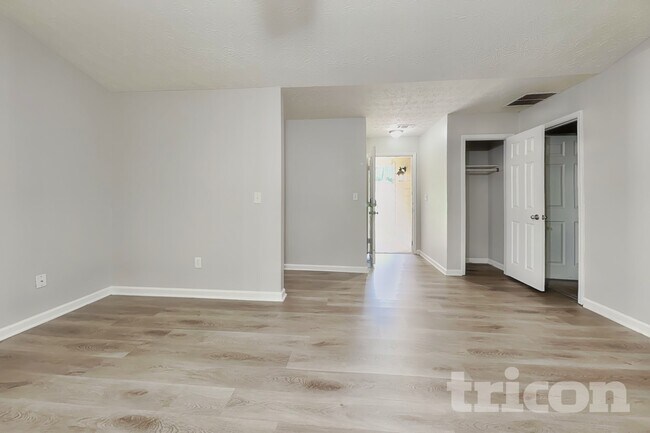 Photo - 270 Rosewood Dr