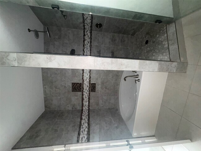 Photo - 150 Carson Ct