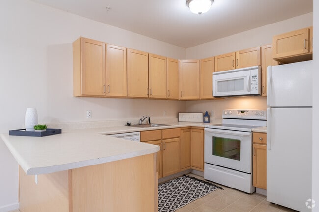 2BR, 1BA - 825 SF