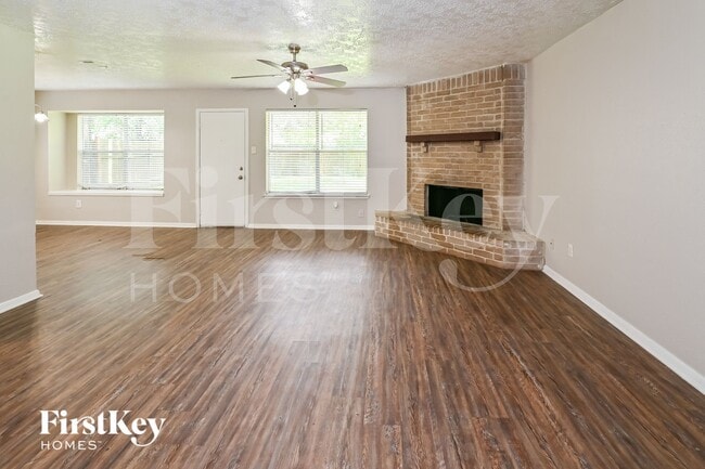 Photo - 15823 Baybriar Dr