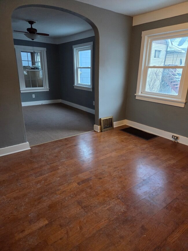 Photo - 437 Freeport Rd