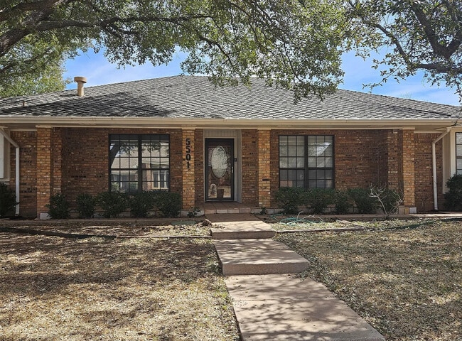 Building Photo - 5501 Chimney Rock Rd Rental